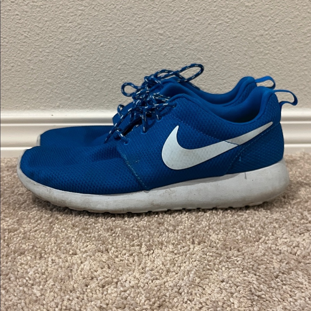 Nike Rose Royal Blue Sneakers with White Accents